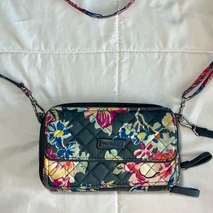 VERA BRADLEY Pretty Posies All-In-One Crossbody Wallet w/ RFID